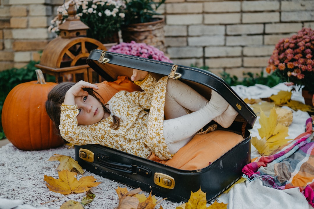 découvrez nos meilleurs conseils pour voyager sereinement avec bébé : astuces pratiques, organisation, indispensables à emporter et solutions pour un voyage en toute tranquillité en famille.